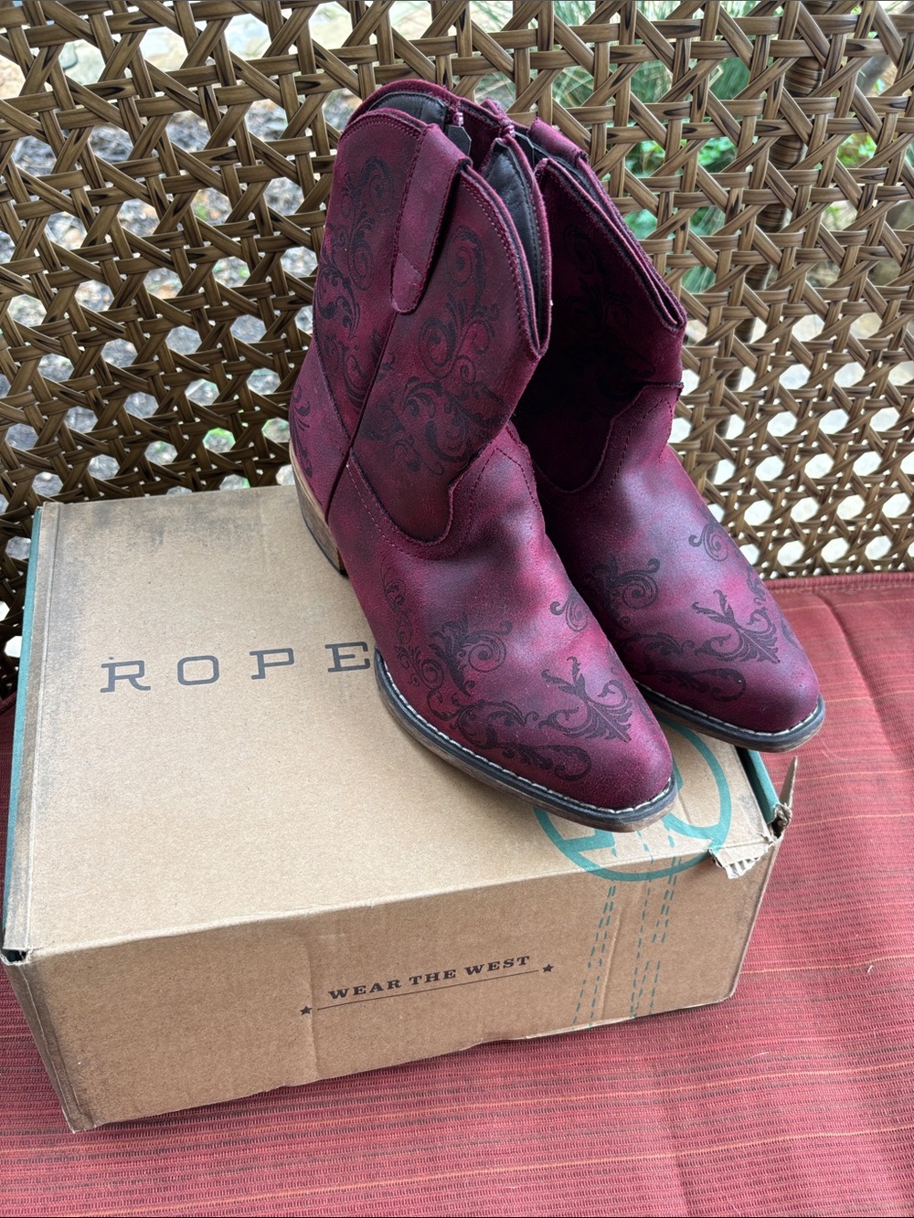 Roper Women's Wine Red Western Ankle Booties